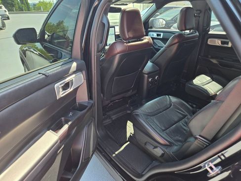 Used 2020 Ford Explorer Platinum w/ Premium Technology Package AWD/4WD image 15