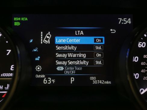 Used 2024 Toyota Camry SE image 34