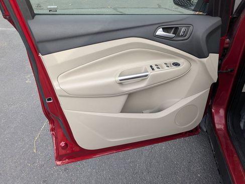 Used 2019 Ford Escape SEL image 14