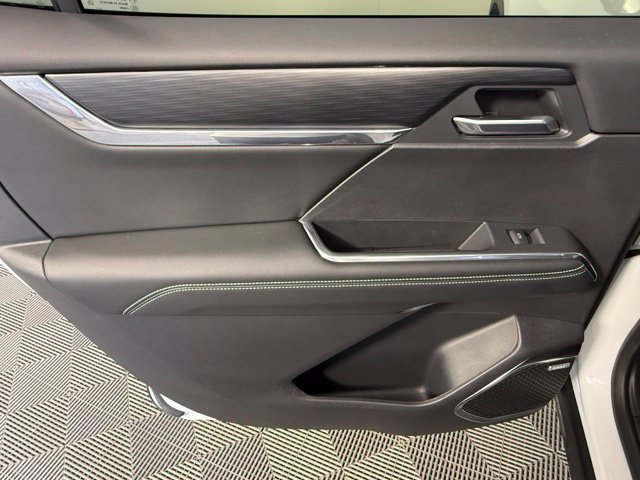 Used 2025 GMC Acadia Elevation FWD image 39