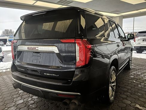 Used 2021 GMC Yukon Denali w/ Denali Premium Package image 5