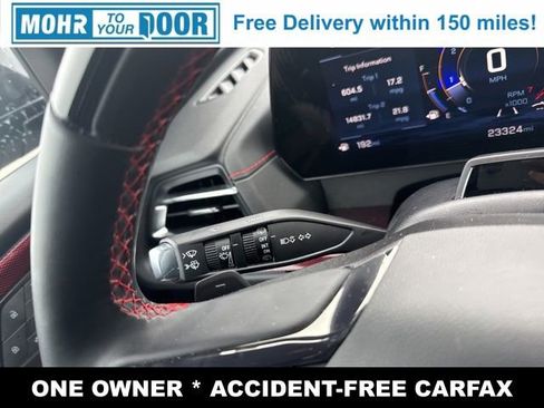 Used 2025 Chevrolet Traverse RS image 12