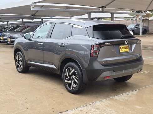 New 2026 Nissan Kicks SV image 5