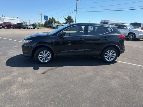 Used 2018 Nissan Rogue Sport S w/ S Appearance Package AWD/4WD image 4