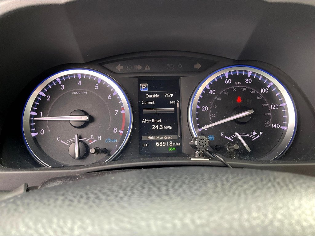 Used 2019 Toyota Highlander XLE AWD/4WD image 14