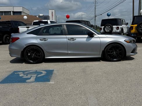 Used 2023 Honda Civic Sport image 6