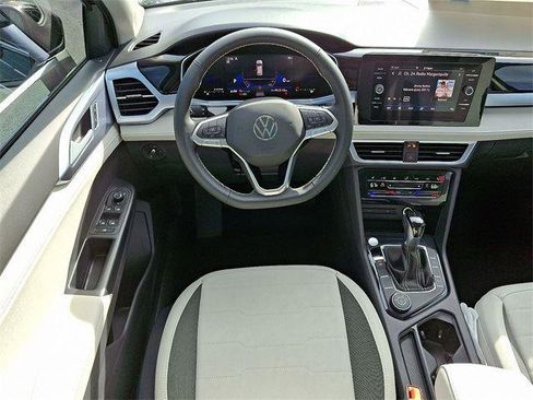 New 2025 Volkswagen Taos SE image 8