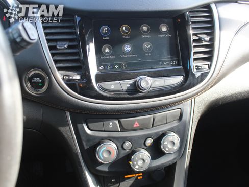 Used 2019 Chevrolet Trax LT w/ LT Convenience Package image 16