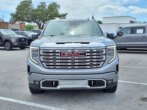 Used 2024 GMC Sierra 1500 Denali w/ Technology Package AWD/4WD image 2