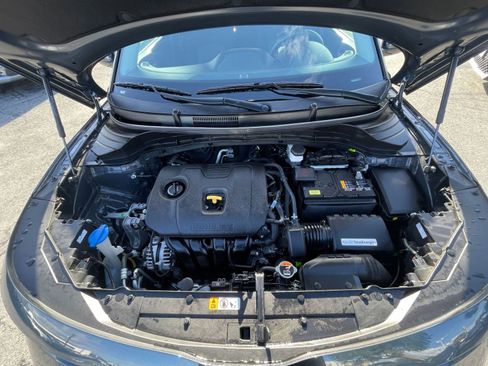 Used 2025 Kia Soul LX w/ LX Technology Package image 32