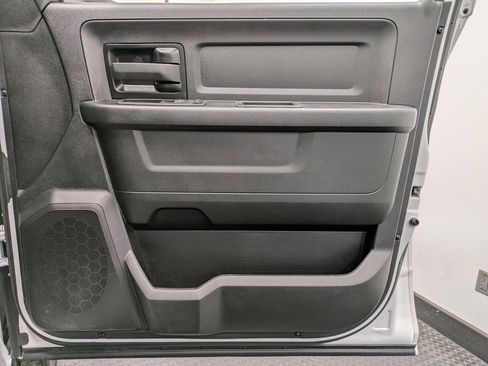 Used 2024 RAM 2500 Tradesman w/ Chrome Appearance Group image 27