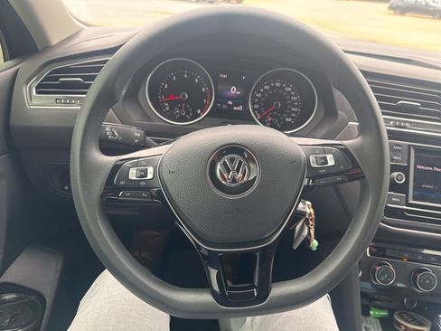 Used 2021 Volkswagen Tiguan S FWD image 14
