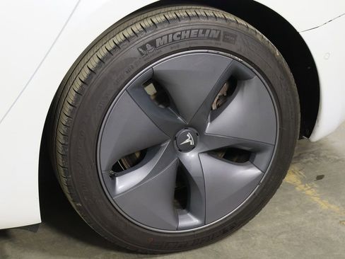 Used 2020 Tesla Model 3 Standard Range image 40