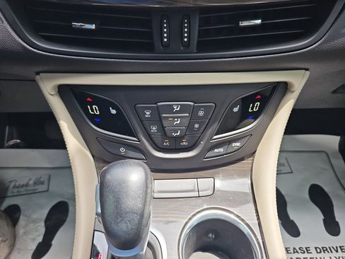 Used 2020 Buick Envision Preferred AWD/4WD image 21