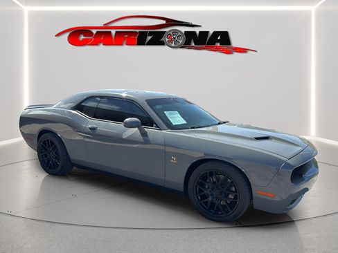 Used 2017 Dodge Challenger R/T Scat Pack w/ Driver Convenience Group RWD image 13
