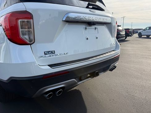 Used 2020 Ford Explorer Platinum w/ Premium Technology Package AWD/4WD image 8