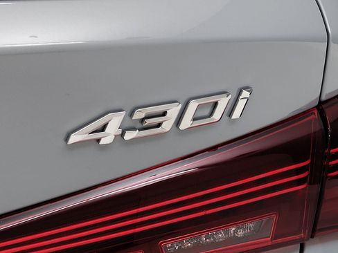 Used 2026 BMW 430i Coupe w/ M Sport Package RWD image 10