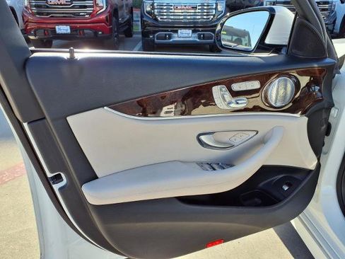 Used 2018 Mercedes-Benz E 300 E 300 image 21