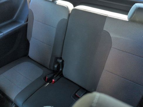 Used 2022 Chevrolet Traverse LT FWD image 33