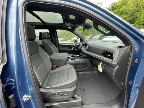 New 2025 Chevrolet Suburban Premier image 76