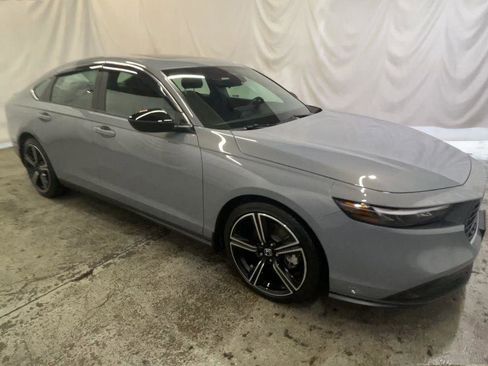 Used 2024 Honda Accord Sport image 2
