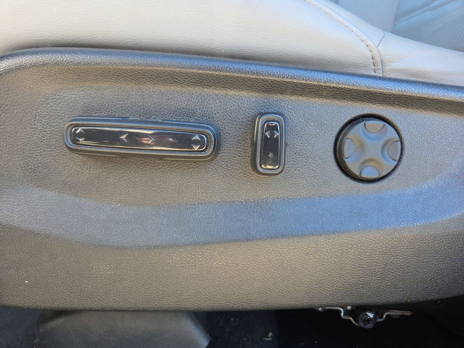 Used 2020 Honda CR-V EX-L image 16