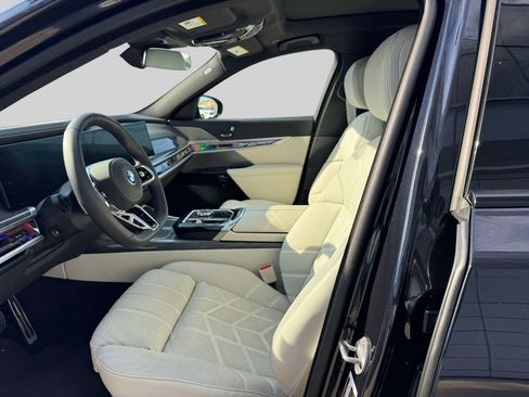 Certified 2025 BMW i7 eDrive50 w/ M Sport Package image 12