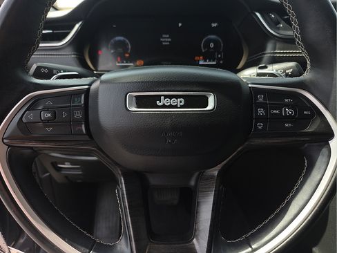 Used 2021 Jeep Grand Cherokee L Limited AWD/4WD image 19