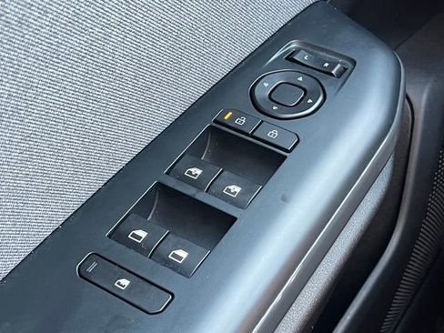 Certified 2025 Kia K4 EX image 34