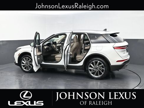 Used 2024 Lincoln Corsair FWD w/ Equipment Group 102A image 28