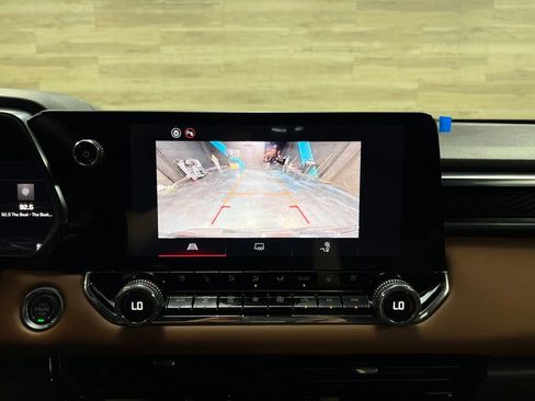 Used 2025 GMC Canyon AT4 w/ AT4 Premium Package image 13