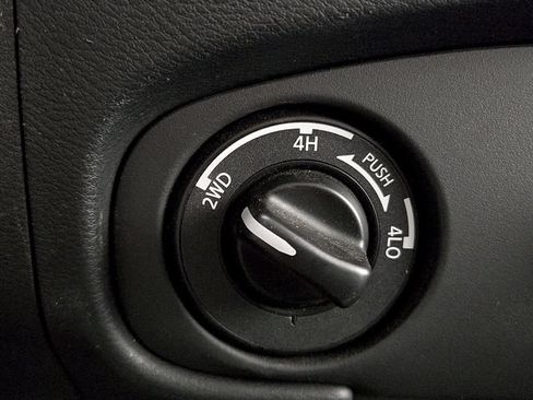 Used 2023 Nissan Frontier SV AWD/4WD image 25