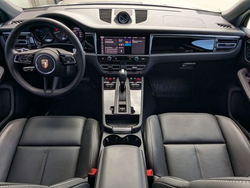 Certified 2026 Porsche Macan image 22