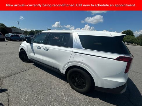 Certified 2025 Kia Carnival FWD image 8
