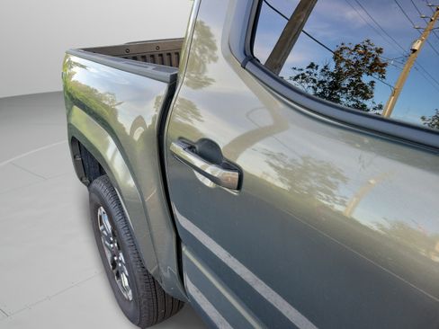 Used 2025 Toyota Tacoma TRD Sport RWD image 17