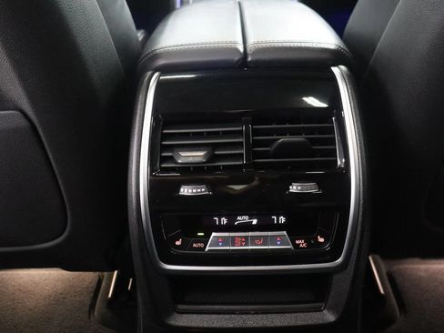 Used 2020 BMW X7 M50i AWD/4WD image 23