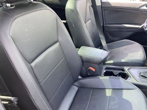 Used 2018 Volkswagen Tiguan SEL FWD image 25