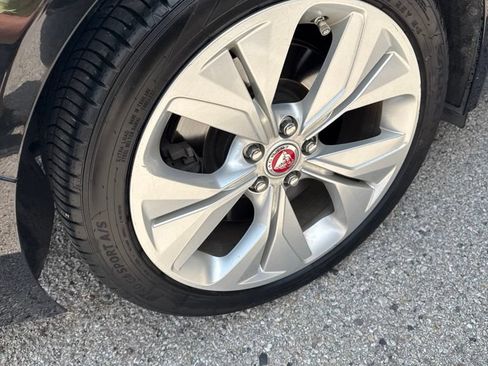 Used 2020 Jaguar XE S RWD image 9