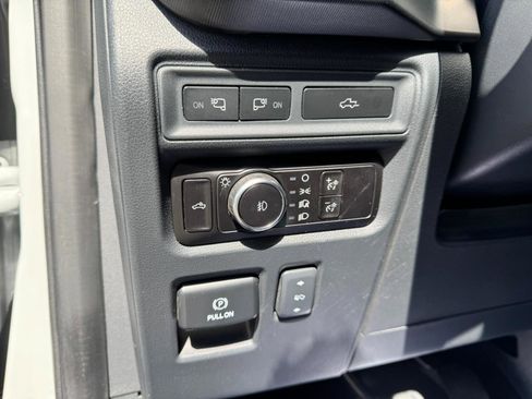 Used 2023 Ford F150 Platinum image 16