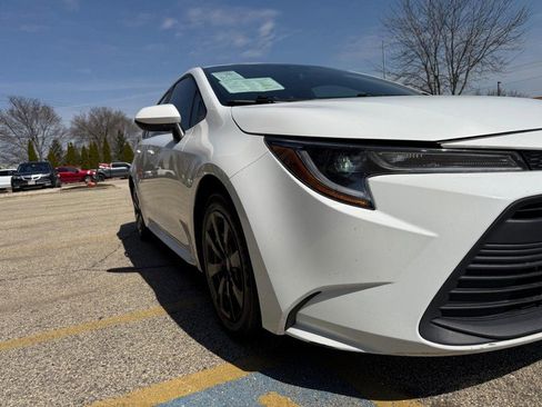 Used 2024 Toyota Corolla LE image 6