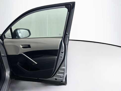 Used 2026 Toyota Corolla Cross L FWD image 32