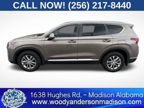 Used 2019 Hyundai Santa Fe SE image 3