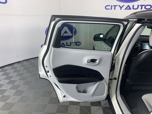 Used 2019 Jeep Compass Limited FWD image 30