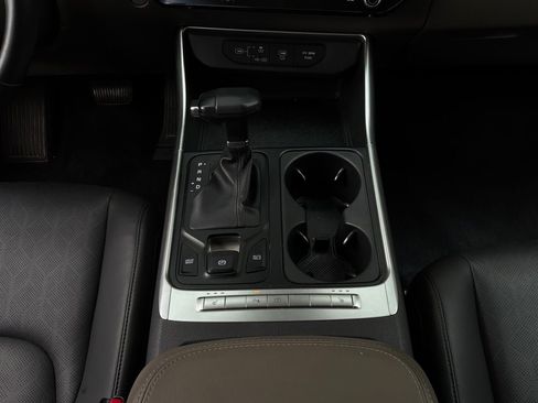 Used 2026 Kia Carnival FWD image 16