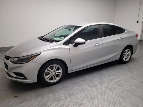 Used 2016 Chevrolet Cruze LT w/ Convenience Package FWD image 2