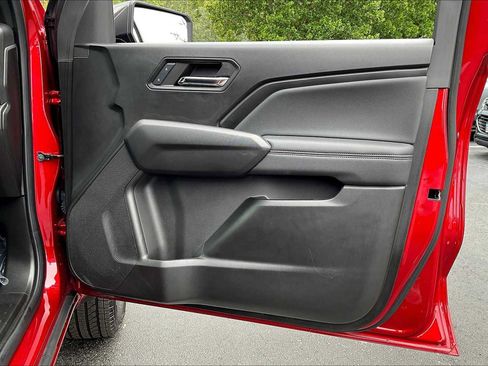 Used 2024 Chevrolet Colorado LT w/ LT Convenience Package image 23