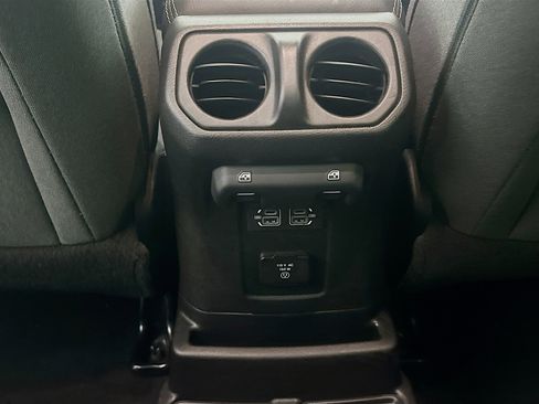 Used 2024 Jeep Wrangler Unlimited Sahara AWD/4WD image 27
