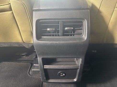 Certified 2021 Ford Edge SE image 13