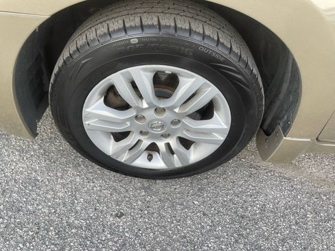 Used 2010 Nissan Altima 2.5 S FWD image 28