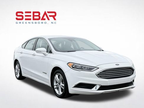 Used 2018 Ford Fusion SE w/ Equipment Group 602A FWD image 5